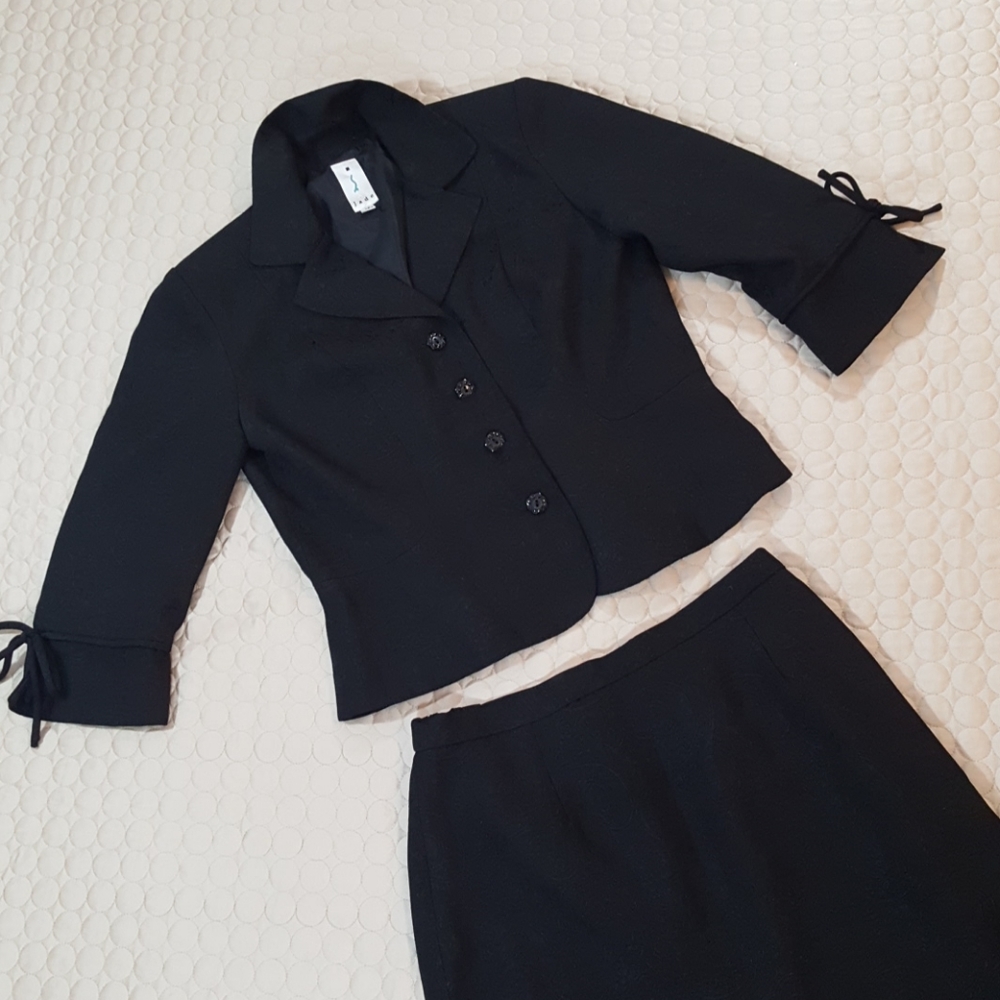 🌳 Vintage 2 Piece Pencil Skirt Suit